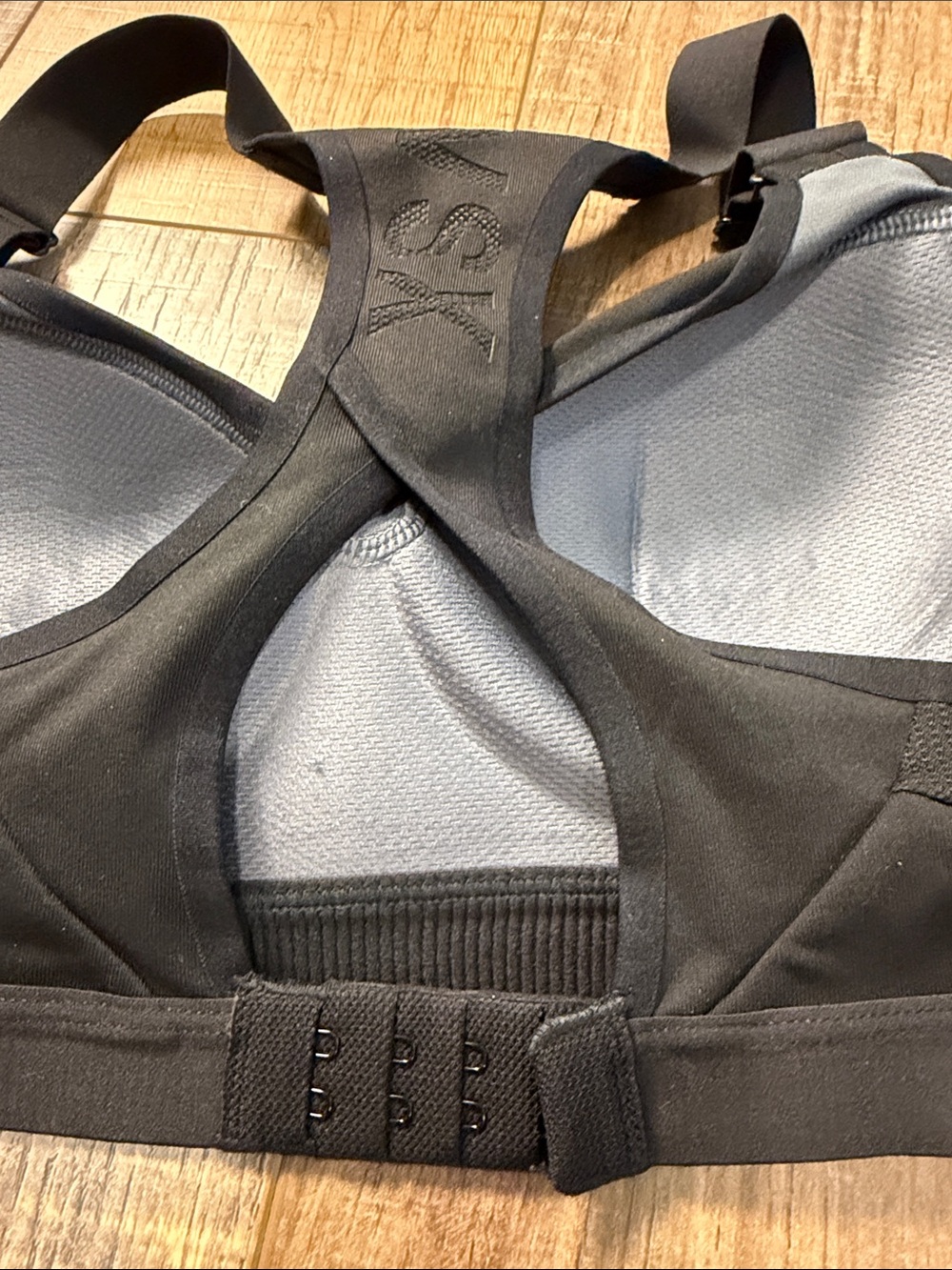 Victoria's Secret VSX Black Padded Racerback Sports Bra Adjustable Straps 32B - Picture 6 of 9